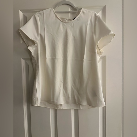 J. Crew Short-sleeve button-back top in everyday crepe - Picture 2 of 5